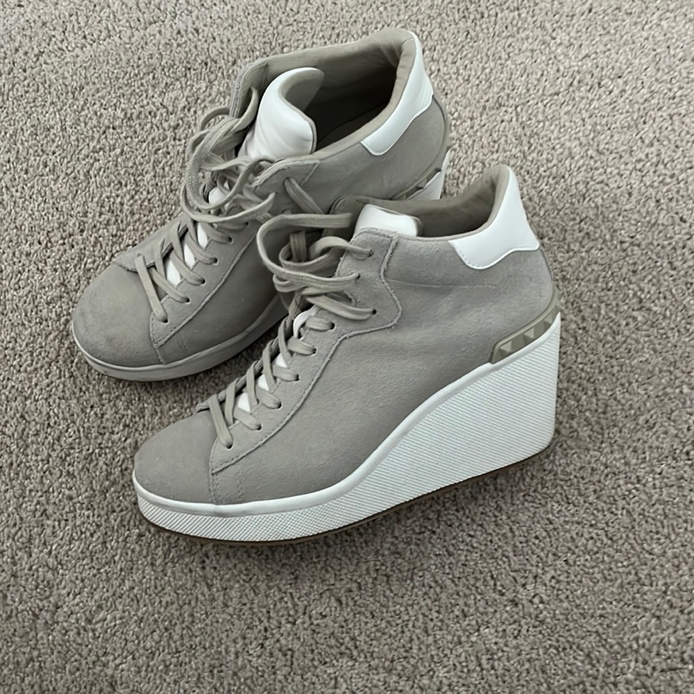 Steve Madden platform sneakers 8.5